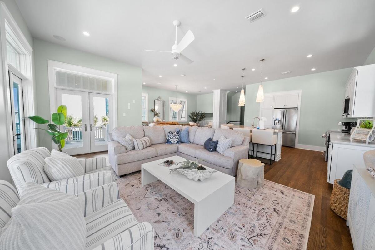 Holiday home 330 Beachside Premium Gulf Front Service Now Included