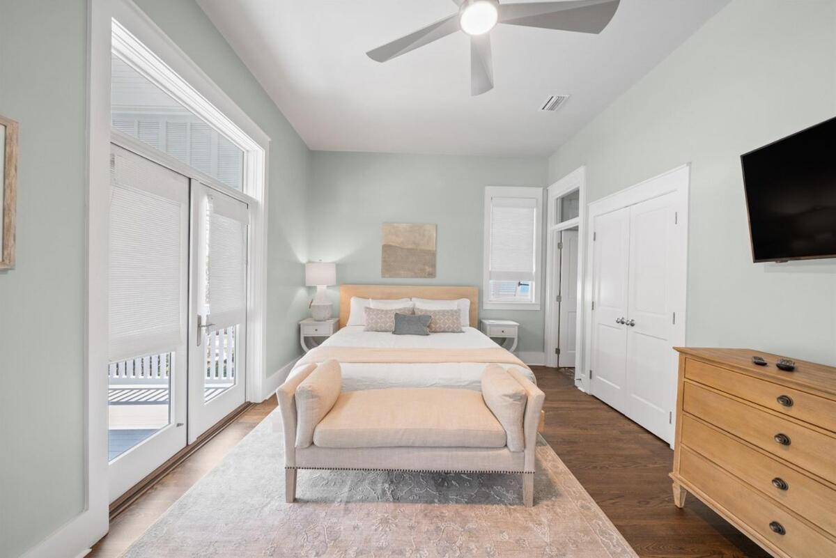 Holiday home 330 Beachside Premium Gulf Front Service Now Included *