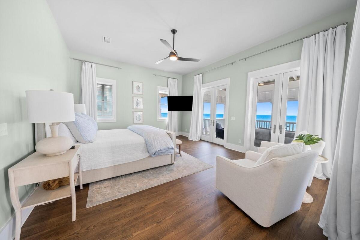 330 Beachside Premium Gulf Front Service Now Included Holiday home *