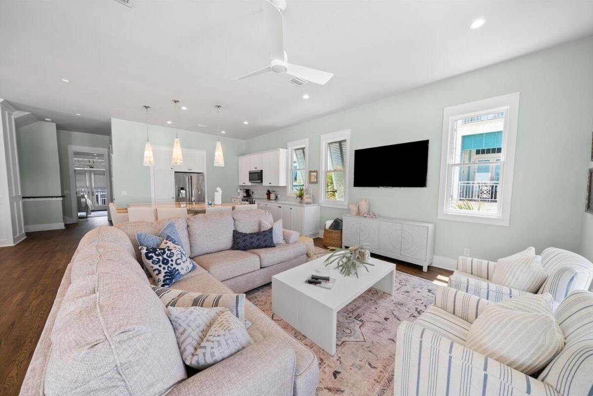 330 Beachside Premium Gulf Front Service Now Included *